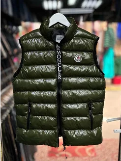 Moncler жилетка лаковая