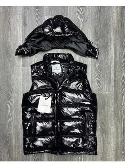 Moncler жилетка лаковая